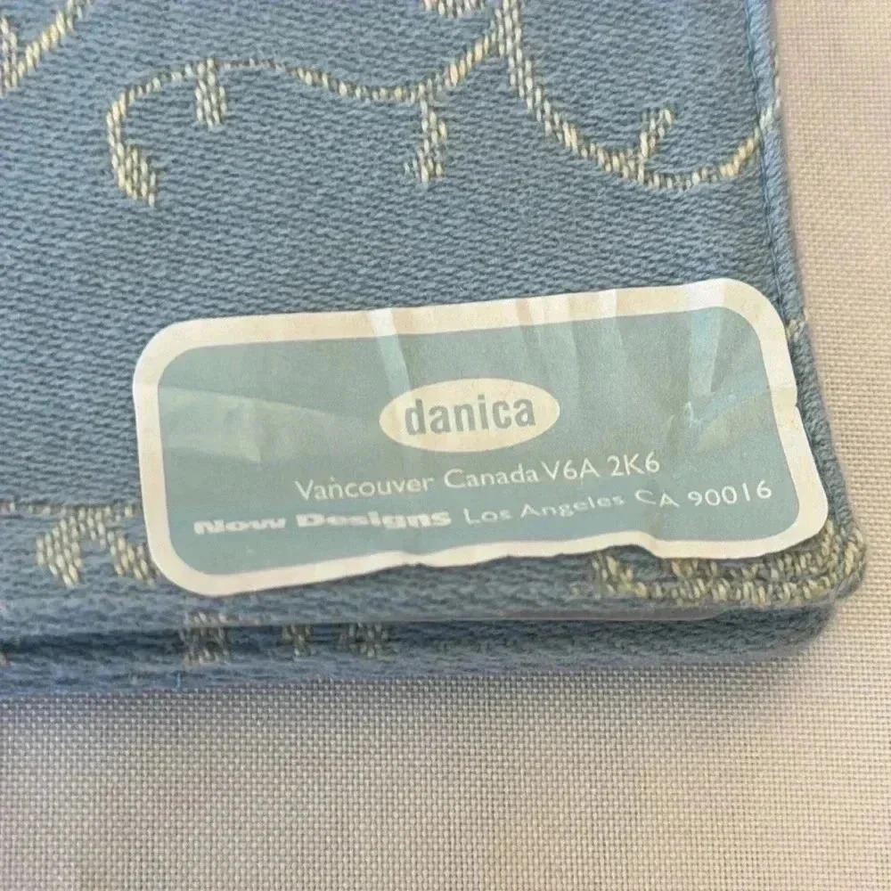 NWT Set of 8 Danica ‘Vine Damask’ Placemats and Napkins in Cool Blue - Picture 2 of 7